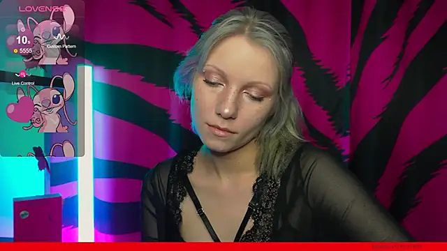 Snapshot of Vasya_Sylvia chatting on 06/17/26, 06:42 Vasya Sylvia online show from 06/17/26, 06:42