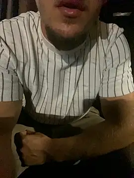 Snapshot of couplehot992 chatting on 10/15/25, 06:52 couplehot992 online show from 10/15/25, 06:52