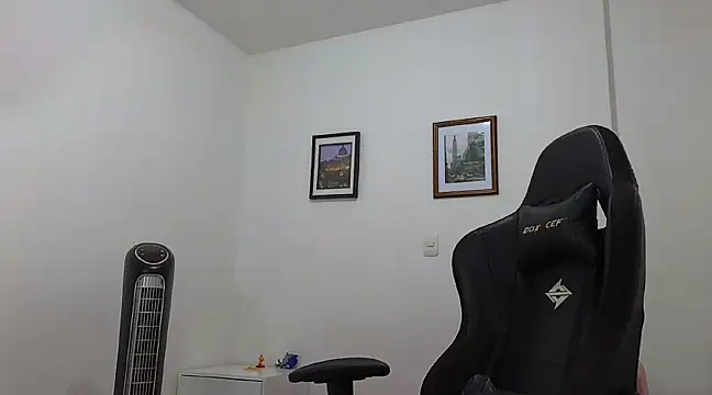 Snapshot of Massimoo_07 chatting on 12/24/24, 03:58 Massimoo 07 online show from 12/24/24, 03:58