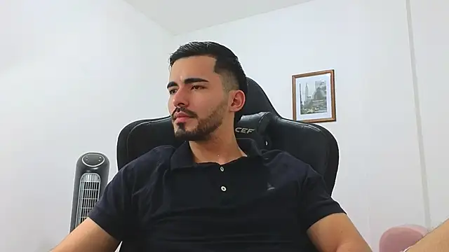 Snapshot of Massimoo_07 chatting on 01/06/25, 08:07 Massimoo 07 online show from 01/06/25, 08:07