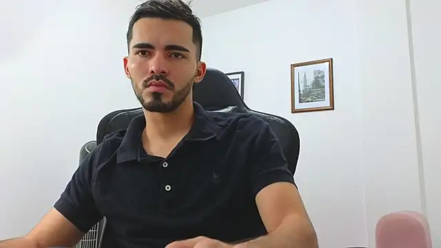 Snapshot of Massimoo_07 chatting on 01/06/25, 11:09 Massimoo 07 online show from 01/06/25, 11:09