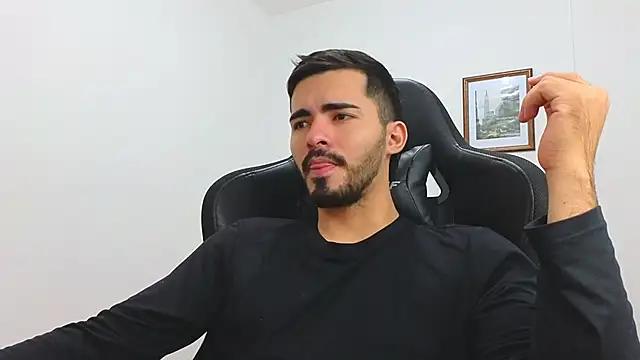 Snapshot of Massimoo_07 chatting on 01/14/25, 06:38 Massimoo 07 online show from 01/14/25, 06:38