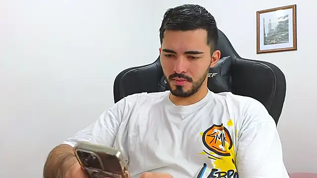 Snapshot of Massimoo_07 chatting on 01/15/25, 06:51 Massimoo 07 online show from 01/15/25, 06:51