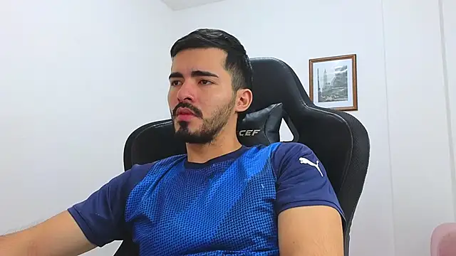 Snapshot of Massimoo_07 chatting on 01/17/25, 07:38 Massimoo 07 online show from 01/17/25, 07:38