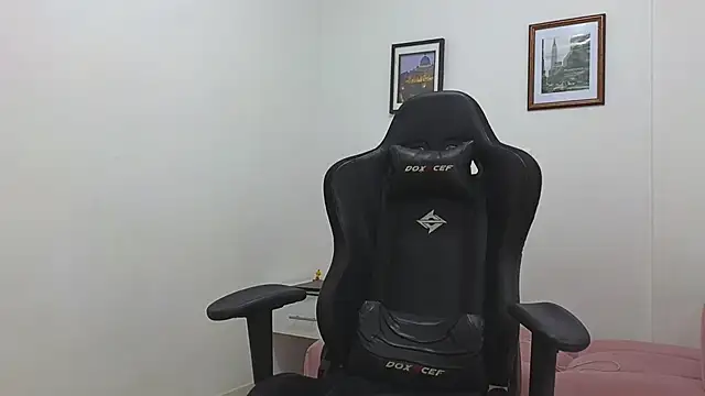 Snapshot of Massimoo_07 chatting on 01/18/25, 09:45 Massimoo 07 online show from 01/18/25, 09:45