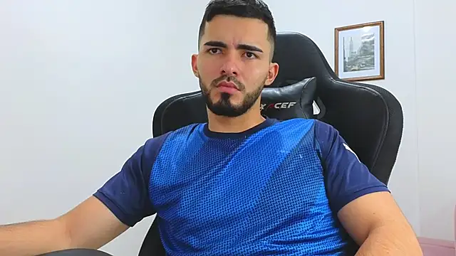 Snapshot of Massimoo_07 chatting on 01/24/25, 12:31 Massimoo 07 online show from 01/24/25, 12:31