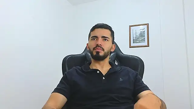 Snapshot of Massimoo_07 chatting on 02/05/25, 11:06 Massimoo 07 online show from 02/05/25, 11:06