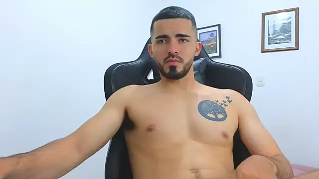 Snapshot of Massimoo_07 chatting on 02/26/25, 10:42 Massimoo 07 online show from 02/26/25, 10:42