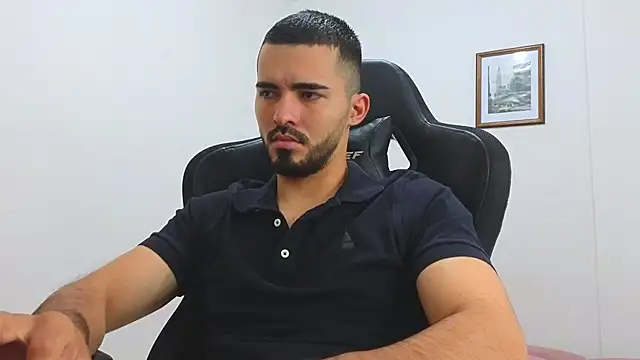 Snapshot of Massimoo_07 chatting on 03/01/25, 07:37 Massimoo 07 online show from 03/01/25, 07:37