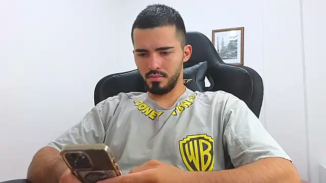 Snapshot of Massimoo_07 chatting on 03/07/25, 07:16 Massimoo 07 online show from 03/07/25, 07:16