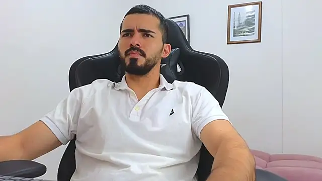 Snapshot of Massimoo_07 chatting on 03/14/25, 06:50 Massimoo 07 online show from 03/14/25, 06:50