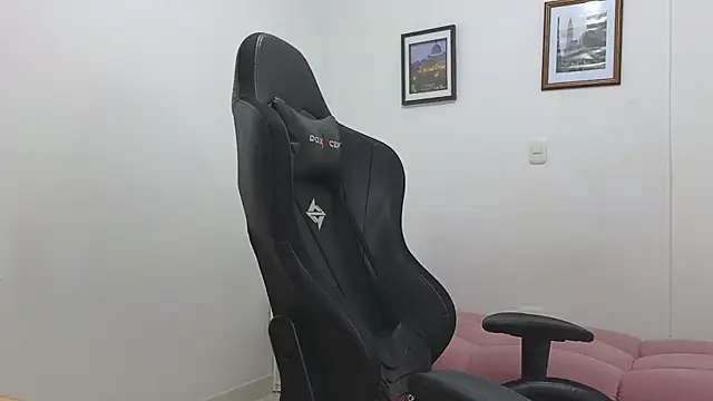 Snapshot of Massimoo_07 chatting on 03/14/25, 09:54 Massimoo 07 online show from 03/14/25, 09:54