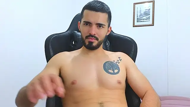 Snapshot of Massimoo_07 chatting on 03/15/25, 12:58 Massimoo 07 online show from 03/15/25, 12:58