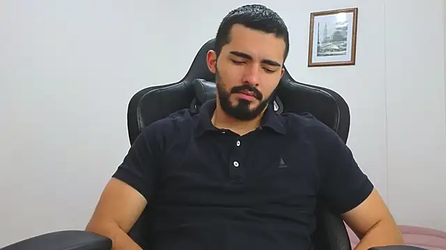 Snapshot of Massimoo_07 chatting on 03/22/25, 06:47 Massimoo 07 online show from 03/22/25, 06:47