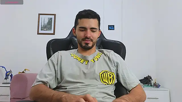 Snapshot of Massimoo_07 chatting on 09/10/25, 09:26 Massimoo 07 online show from 09/10/25, 09:26