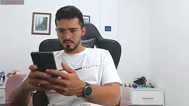 Snapshot of Massimoo_07 chatting on 10/07/25, 07:22 Massimoo 07 online show from 10/07/25, 07:22