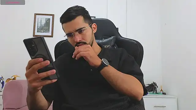 Snapshot of Massimoo_07 chatting on 10/11/25, 01:31 Massimoo 07 online show from 10/11/25, 01:31