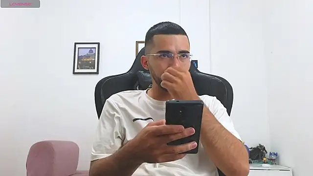 Snapshot of Massimoo_07 chatting on 01/07/26, 04:09 Massimoo 07 online show from 01/07/26, 04:09