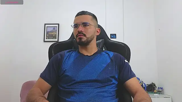 Snapshot of Massimoo_07 chatting on 01/08/26, 04:09 Massimoo 07 online show from 01/08/26, 04:09