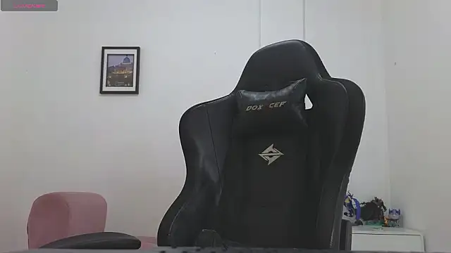 Snapshot of Massimoo_07 chatting on 01/17/26, 07:17 Massimoo 07 online show from 01/17/26, 07:17