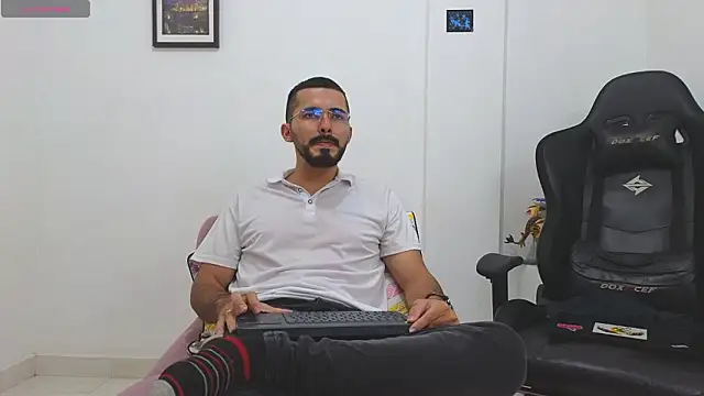 Snapshot of Massimoo_07 chatting on 02/01/26, 08:40 Massimoo 07 online show from 02/01/26, 08:40