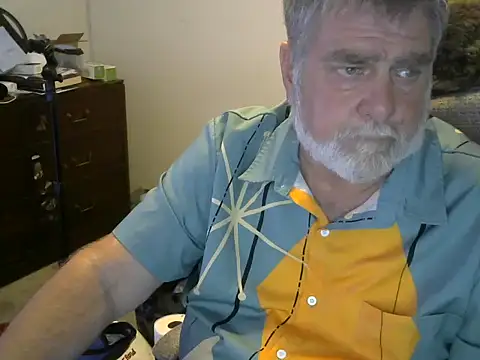 Snapshot of viejo_oso chatting on 09/16/25, 03:07 viejo oso online show from 09/16/25, 03:07