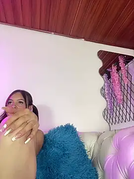 Snapshot of Valen_sr_ chatting on 01/25/25, 01:43 Valen sr online show from 01/25/25, 01:43