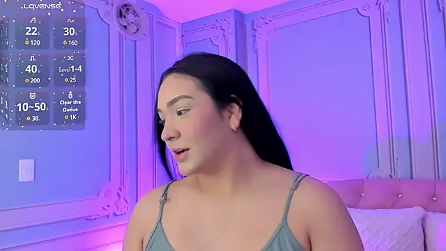 Snapshot of stefany_duque1_ chatting on 12/28/24, 02:33 stefany duque1  online show from 12/28/24, 02:33