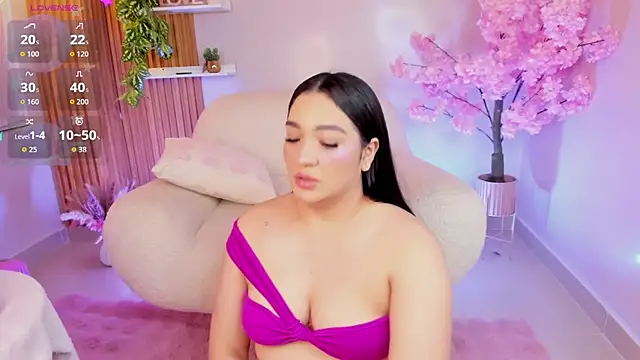 Snapshot of stefany_duque1_ chatting on 09/19/25, 04:03 stefany duque1  online show from 09/19/25, 04:03