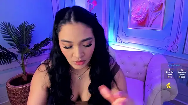 stefany duque1  online show from 10/29/25, 02:58