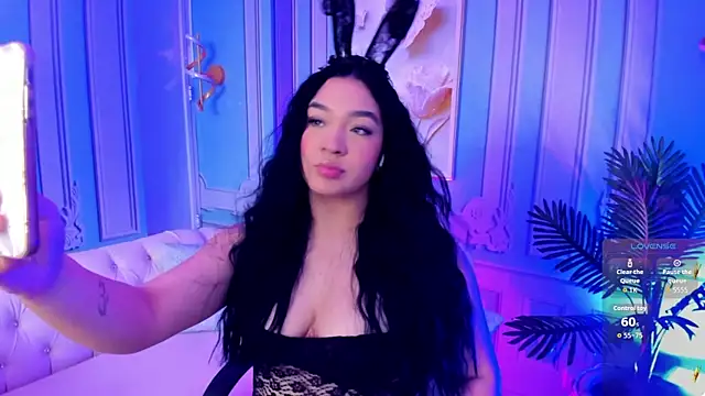 stefany duque1  online show from 10/31/25, 06:53