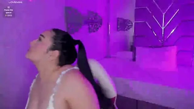 stefany duque1  online show from 02/04/26, 03:23