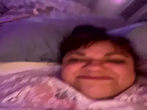 Snapshot of Luciouslouise72@xh chatting on 10/10/25, 12:15 Luciouslouise72xh online show from 10/10/25, 12:15