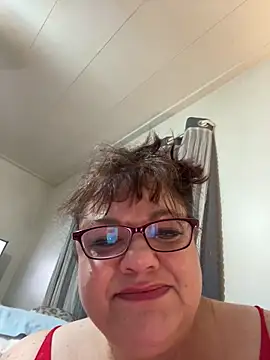 Snapshot of Luciouslouise72@xh chatting on 11/08/25, 12:16 Luciouslouise72xh online show from 11/08/25, 12:16