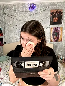 Sabrina shells online show from 11/16/25, 01:17