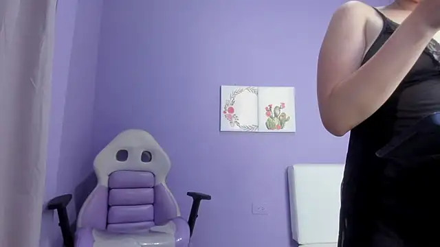 Snapshot of Carolina_Burninng chatting on 02/06/25, 08:02 Carolina Burninng online show from 02/06/25, 08:02