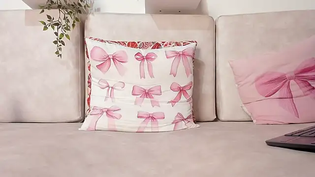 Snapshot of Carolina_Burninng chatting on 03/08/25, 02:23 Carolina Burninng online show from 03/08/25, 02:23