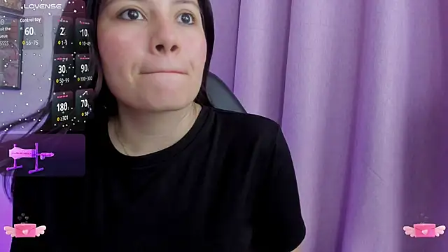 Snapshot of Carolina_Burninng chatting on 09/22/25, 10:34 Carolina Burninng online show from 09/22/25, 10:34