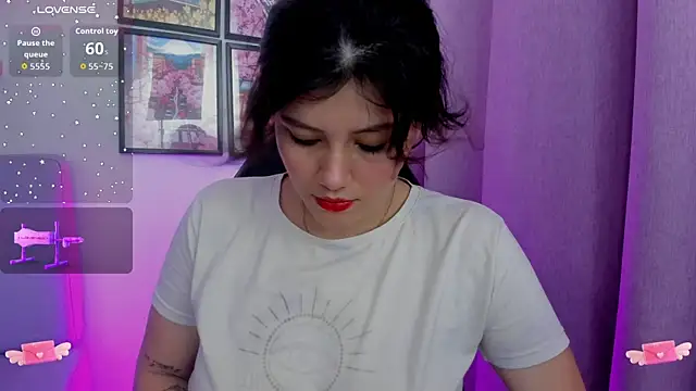 Snapshot of Carolina_Burninng chatting on 09/24/25, 08:45 Carolina Burninng online show from 09/24/25, 08:45