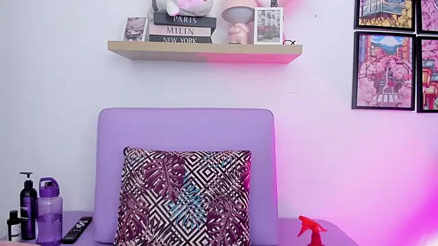 Snapshot of Carolina_Burninng chatting on 10/01/25, 08:48 Carolina Burninng online show from 10/01/25, 08:48