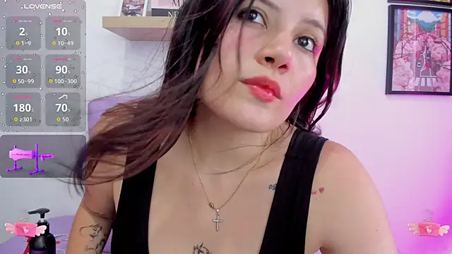 Snapshot of Carolina_Burninng chatting on 10/02/25, 09:00 Carolina Burninng online show from 10/02/25, 09:00