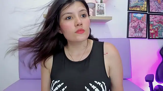 Snapshot of Carolina_Burninng chatting on 10/06/25, 08:28 Carolina Burninng online show from 10/06/25, 08:28