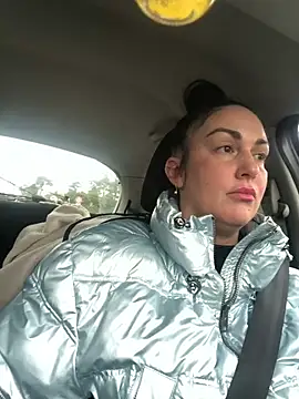 BELLAMORGANE1 online show from 01/02/25, 11:41