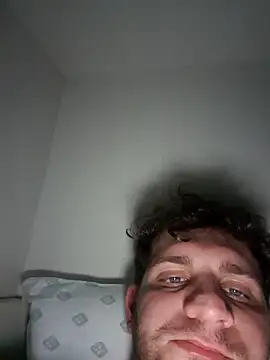 Snapshot of michemichemiche8 chatting on 01/01/25, 04:39 michemichemiche8 online show from 01/01/25, 04:39