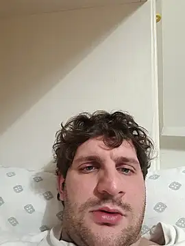 Snapshot of michemichemiche8 chatting on 02/26/25, 08:33 michemichemiche8 online show from 02/26/25, 08:33