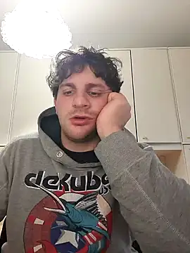 Snapshot of michemichemiche8 chatting on 03/03/25, 05:07 michemichemiche8 online show from 03/03/25, 05:07