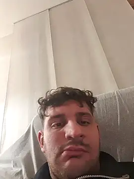 Snapshot of michemichemiche8 chatting on 03/13/25, 06:23 michemichemiche8 online show from 03/13/25, 06:23