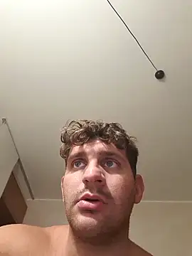 Snapshot of michemichemiche8 chatting on 09/23/25, 05:38 michemichemiche8 online show from 09/23/25, 05:38