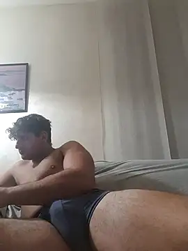 Snapshot of michemichemiche8 chatting on 11/01/25, 04:42 michemichemiche8 online show from 11/01/25, 04:42