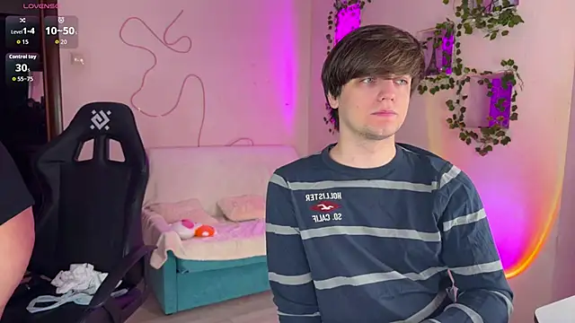 RobertAndLinela online show from 12/02/25, 03:12